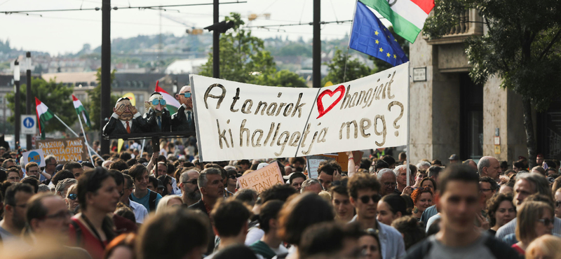 Több mint kétezer pedagógus adta már be a felmondását a státusztörvény miatt