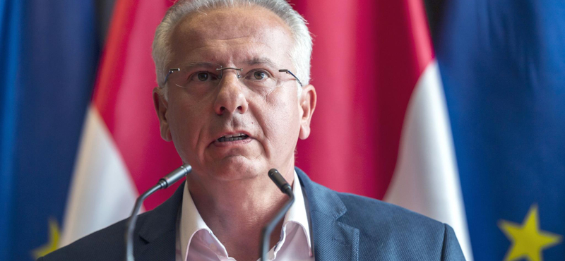 A pécsi polgármester lemond a fizetésemelésről, visszautalja a pénzt a városnak