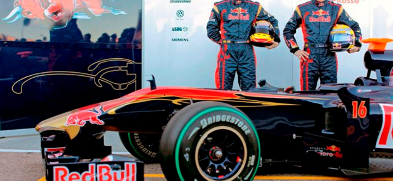 Forma-1: a Toro Rosso pilótái egy évet hosszabbítottak