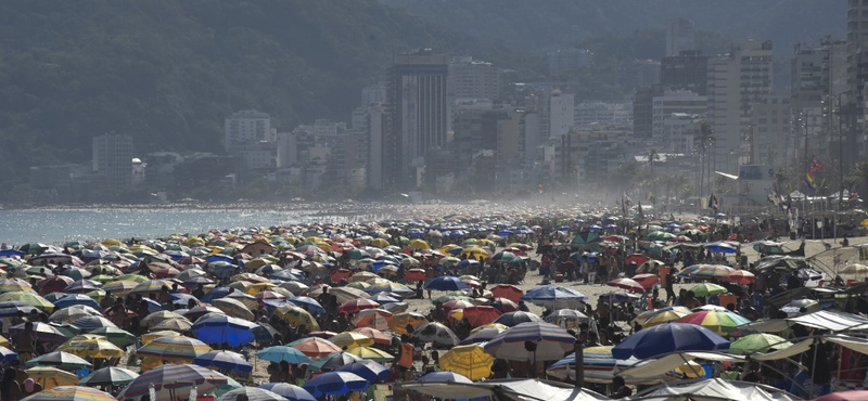 Milyen járvány? Tele volt a Copacabana a hétvégén