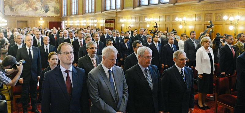Az Emmi keresztbe feküdt Brüsszelben egy nők és melegek jogait deklaráló dokumentumnak
