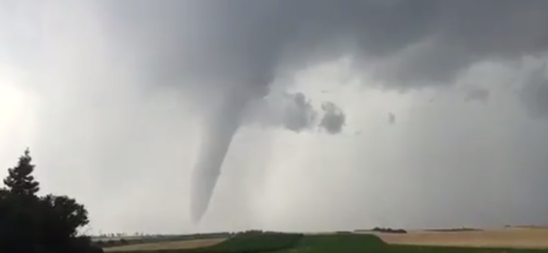 Durva vihar söpört át Bécsen, tornádót is láttak – videó