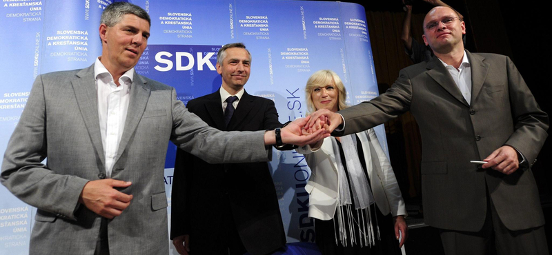 Aláírták a koalíciós szerződést a szlovák kormánypártok 