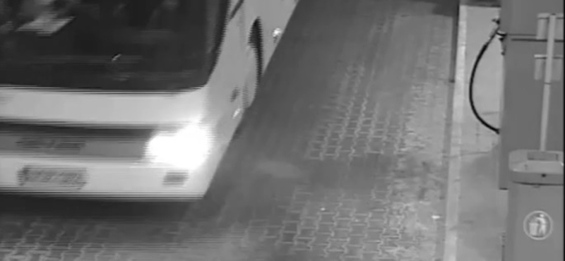 Veronai tragédia: bujkál a buszsofőr a gyászoló szülők elől