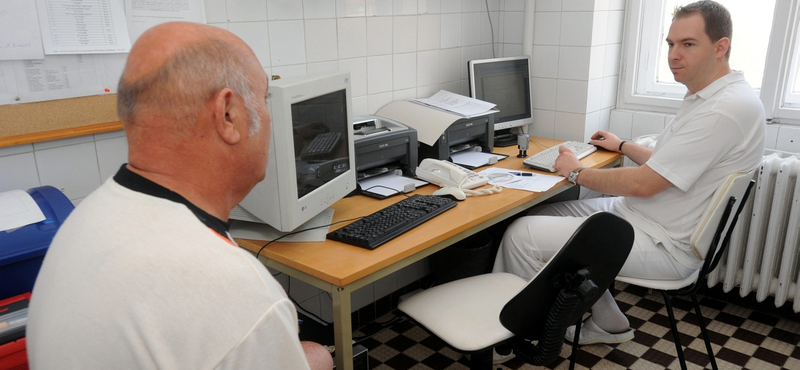 Az ügyelet teljes ideje beleszámít a heti munkaidőbe