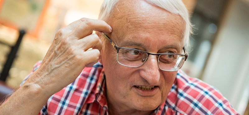 Nemere István világrekordot dönt 758. könyvével