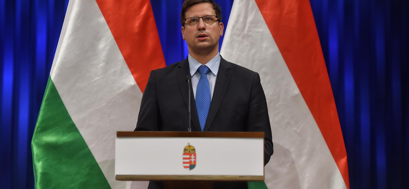 Gulyás elmondta, mi az éjjeli kijárási korlátozás célja, országosan is elhalaszthatják majd a nem sürgős műtéteket