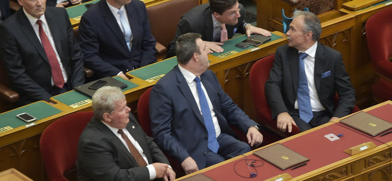 Tordai Bence: Tiszteletről, legitimációról, demokráciáról