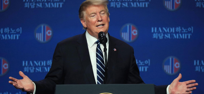 Trump megint beleszállt a már halott John McCainbe