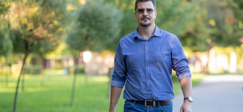 Az MSZP és a Momentum sem támogatja tovább a fotója miatt botrányba keveredett jobbikost