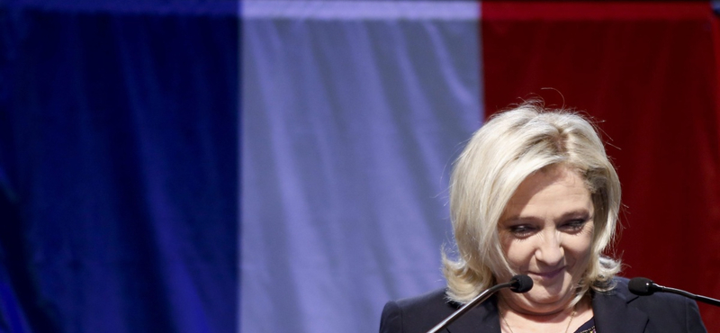 Marine Le Pen is belebukhat az offshore-botrányba