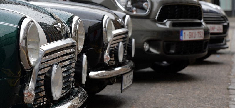 55 éves a MINI: hazájában ünnepelt a brit kisautó