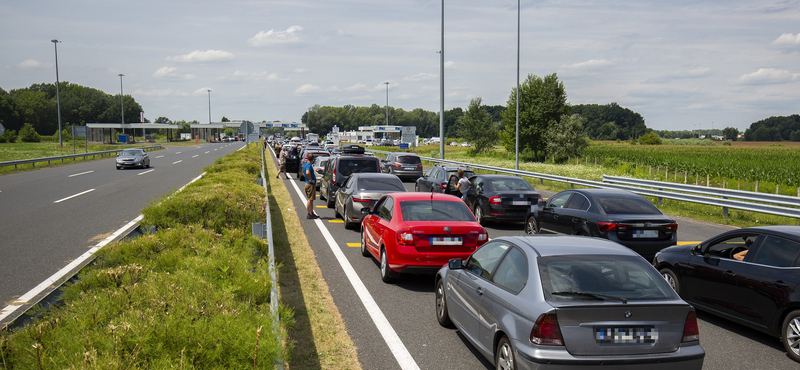 Tömegkarambol történt az M7-esen