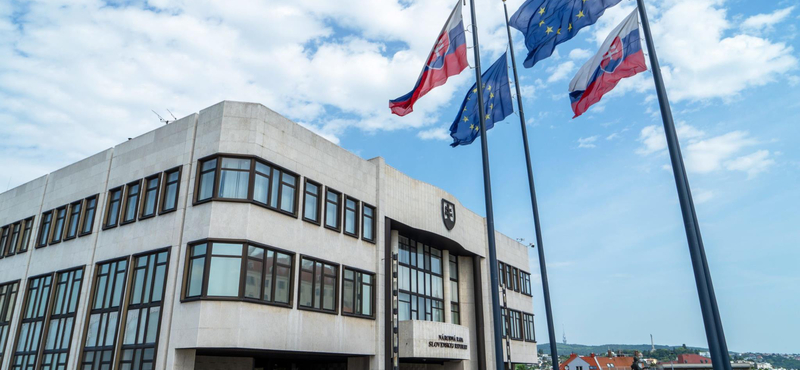 227 ezer forintnak megfelelő lesz a szlovák minimálbér