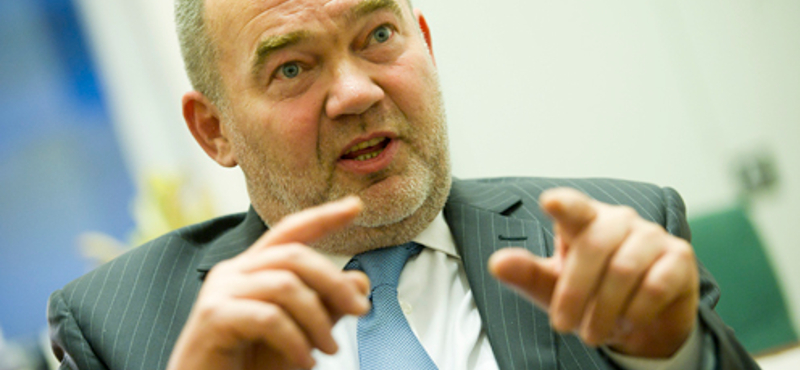 Titkolózva, zárt ülésen faggatják az ombudsmant a fideszes képviselők