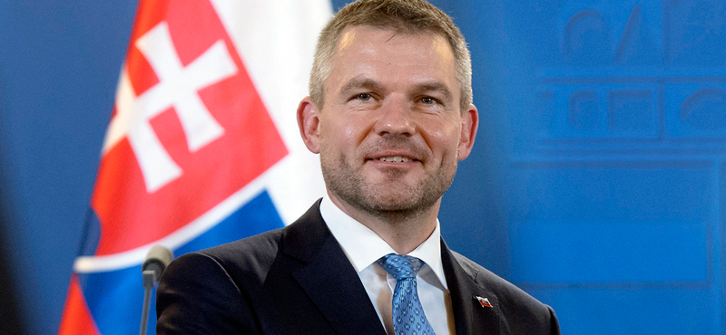 Nem tetszett a magyar felirat a szlovák miniszterelnöknek
