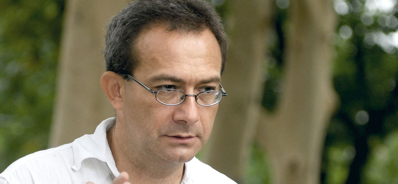Megint kioszt tízezer ingyenkönyvet a diákoknak a Libri