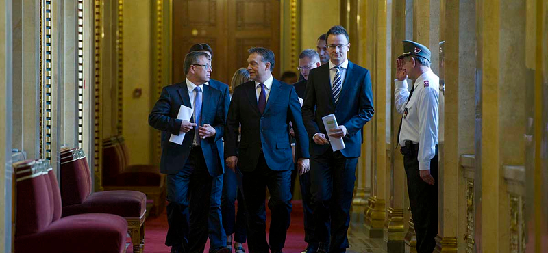 Orbánékat ekézi a külföldi sajtó az IMF miatt