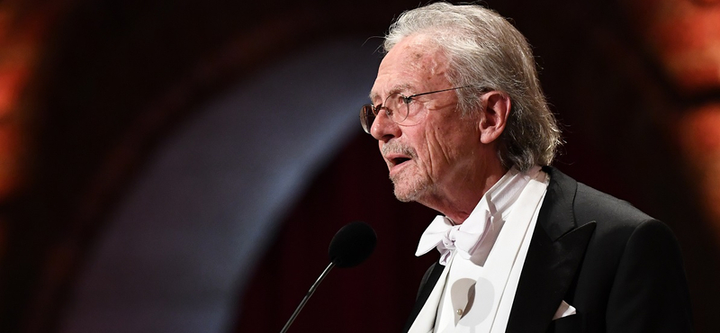 Nemkívánatos személlyé nyilvánított egy Nobel-díjas írót Szarajevó és Koszovó