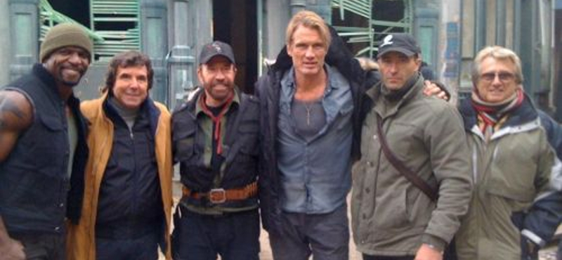 Chuck Norris körbepörgő rúgása ismét a vásznakon