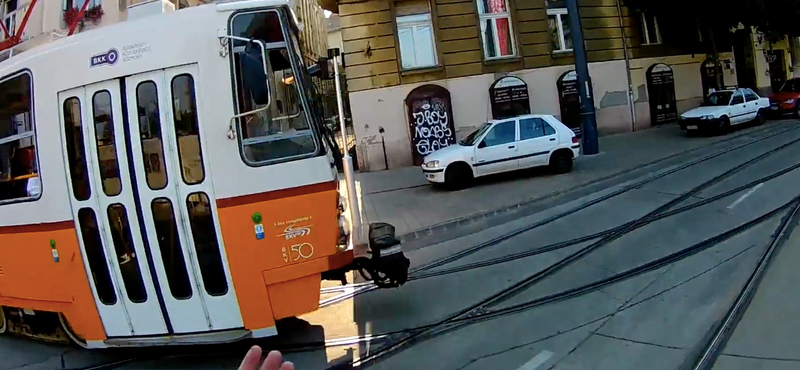 Halálra gázolt egy kerékpárost a villamos Budapesten
