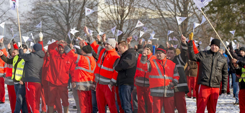 Az Audi független közvetítőt hívna a tárgyalóasztalhoz Győrben