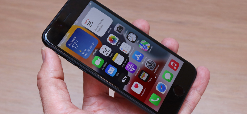 Hatalmasat fejlődhet az Apple legolcsóbb telefonja, az iPhone SE – szó szerint