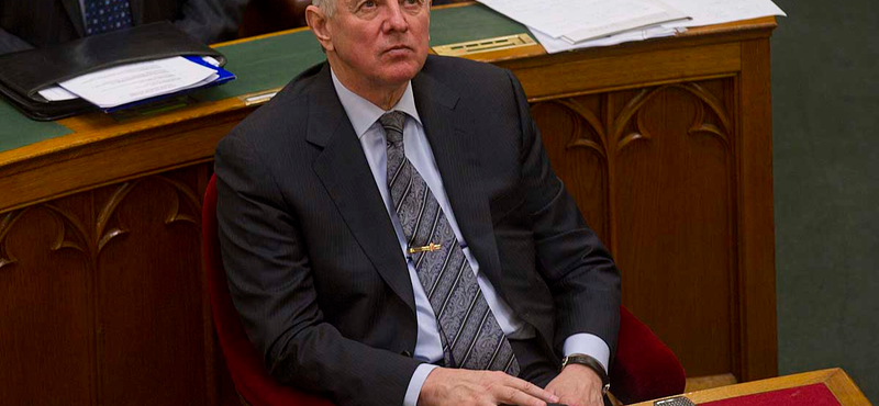 A Fidesz nem Schmitt Pál lemondását könnyíti meg