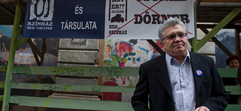 A teljes repertoárt lecseréli Dörner az Új Színházban