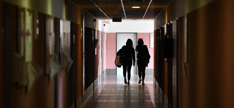 Kijött a rendelet: lerövidítették a középiskolai tanárok képzését