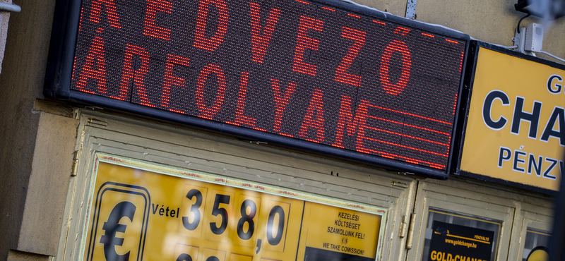 A magyarok többsége szerint jövőre már 400 forint lesz egy euró