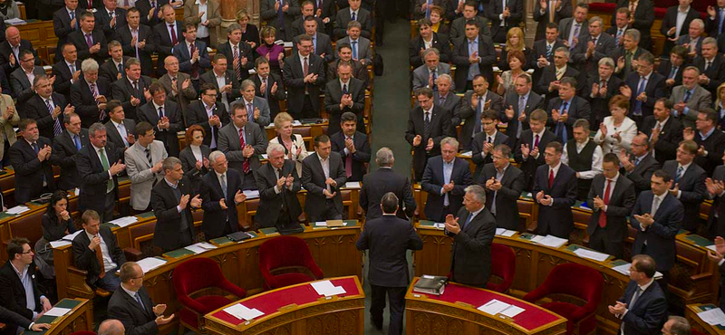 Lejárt a határidő: lesz-e doktor Schmitt Pálból?