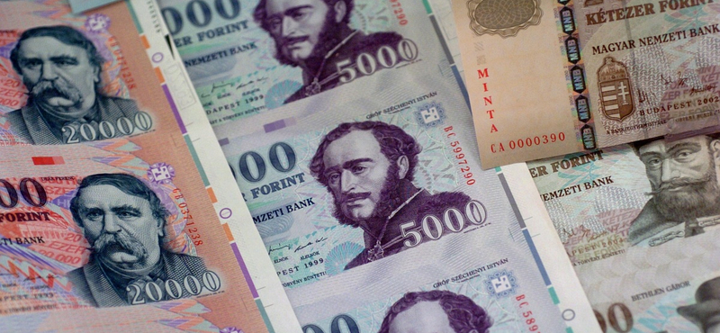 Trükközve érte csak el a kormány a "nullszaldós költségvetést"
