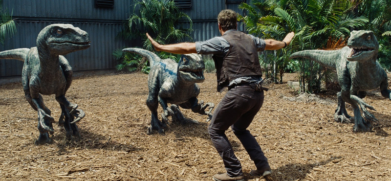Itt az első plakát a Jurassic World 2-höz