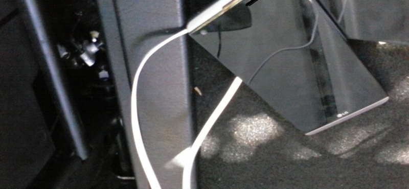 Itt az első igazi fotó az LG még be sem jelentett csodahangzású telefonjáról
