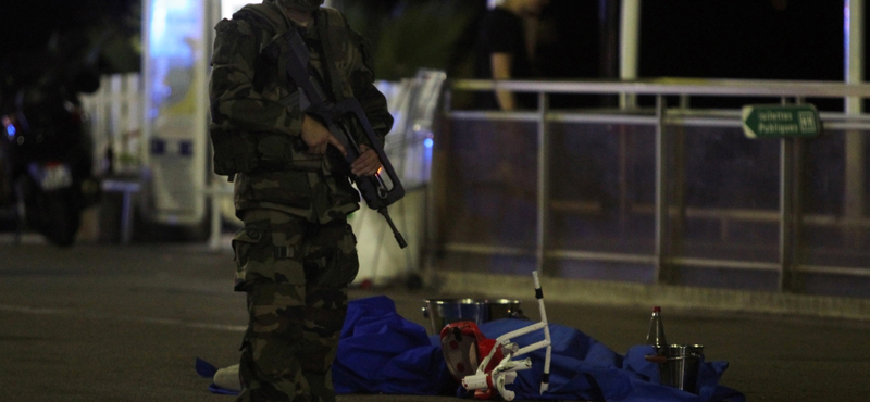 Nizzai terror: az áldozatok csaknem fele külföldi