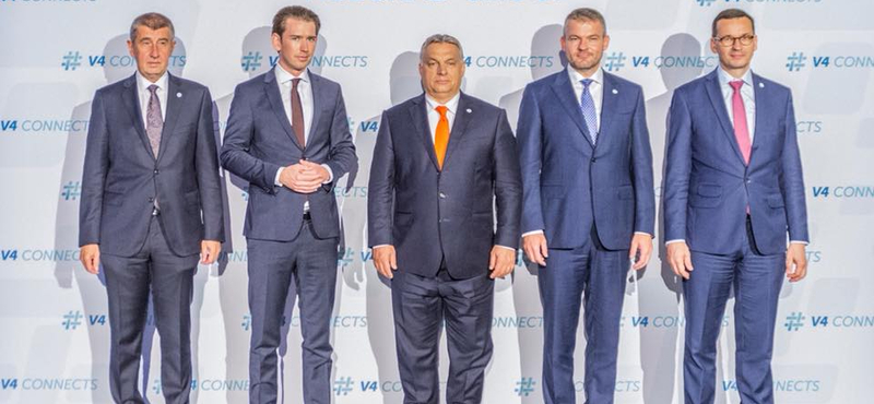 Lecsapott Orbán fura nadrágjára a Hírcsárda: "Ez volt Ráhel első szárnypróbálgatása"