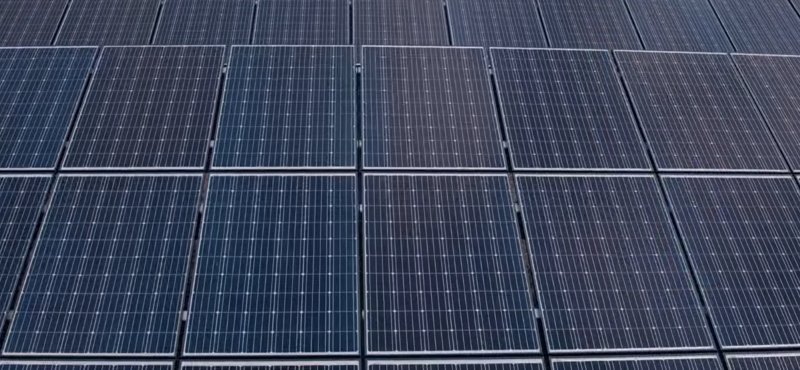 Oroszlányban és Felsőzsolcán is energiát csinálnak a napfényből