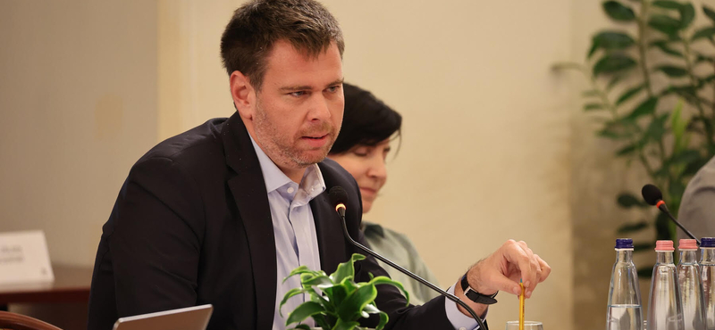 Vitézy Dávid bemutatta, milyen feltételeket kell teljesítenie a kormánynak a főváros második részletfizetéséig Rákosrendezőn