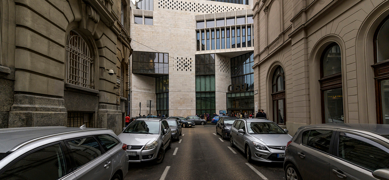 A CEU-tól kapott termeket és kollégiumi szobákat a Freeszfe Egyesület