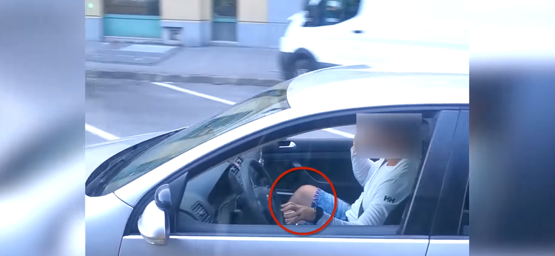 Megszólalt az autósoktató, aki az anyósülésről, telefonálva vezetett