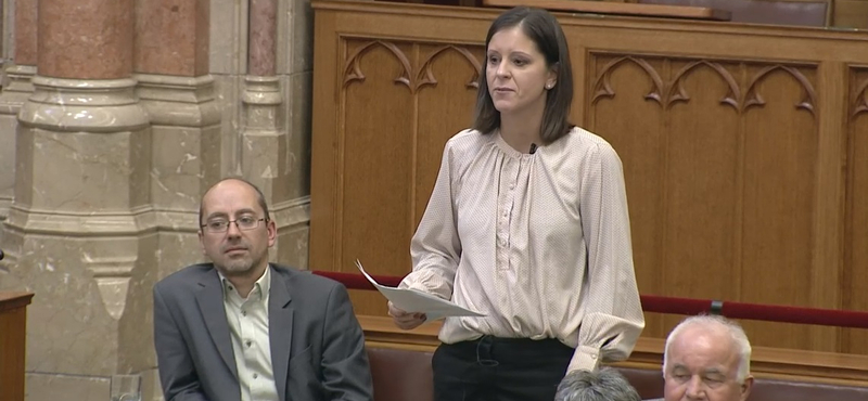 Szél Bernadett százezres felkerekítésre bukkant a nemzeti konzultációt kitöltőknél