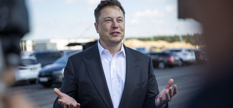 Elon Musk vinné az egész Twittert, ami így 41 milliárd dollárjába kerülhet