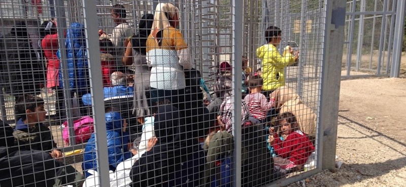 Migration Aid: Naponta már csak egyetlen embert engednek be a tranzitzónákba