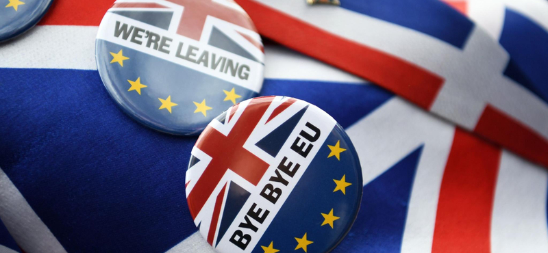 Százezer magyar kért letelepedési engedélyt a briteknél