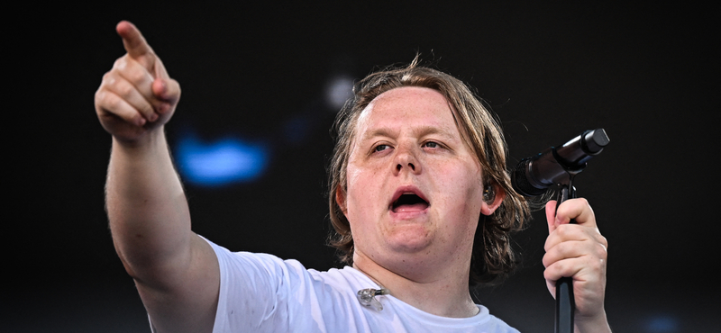 Lewis Capaldi lemondta összes meghirdetett koncertjét