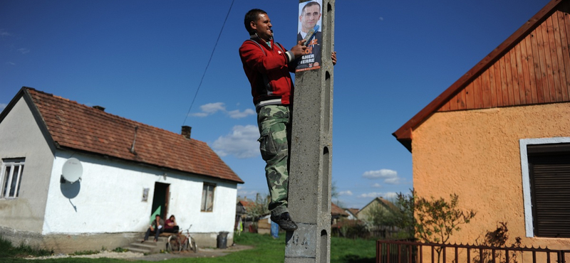 Az Ab sem segít a villanyoszlopra plakátolókon