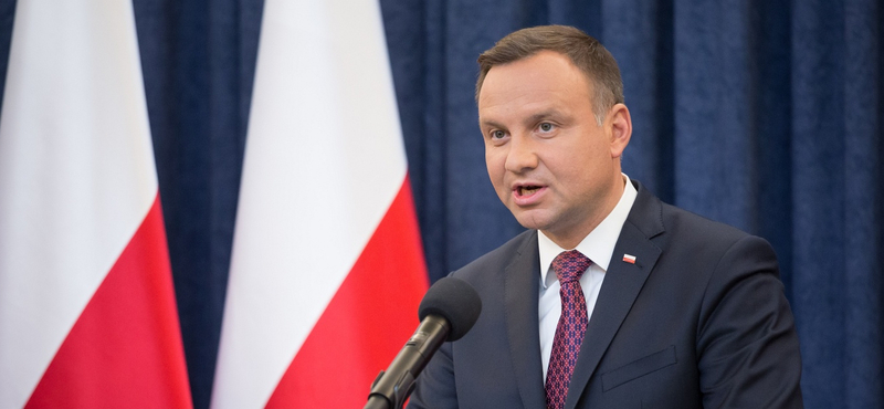 Andrzej Duda 11 percig azt hitte, hogy az ENSZ főtitkárával beszél, pedig orosz telefonbetyárok voltak a vonalban