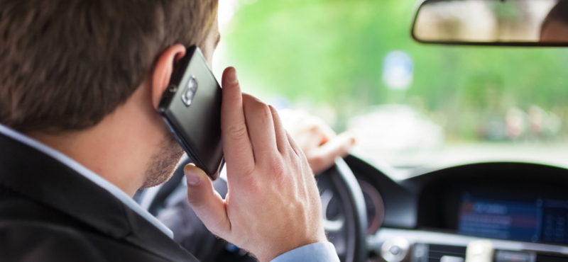 340 ezer forintba is kerülhet a vezetés közbeni mobilozás