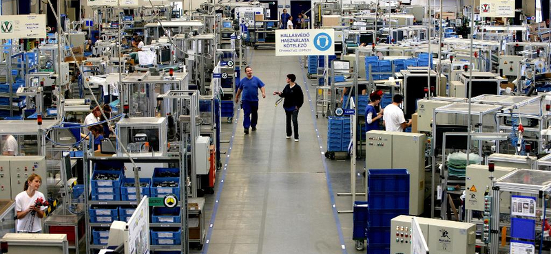 Sztrájkba léptek az Autoliv munkásai Sopronkövesden